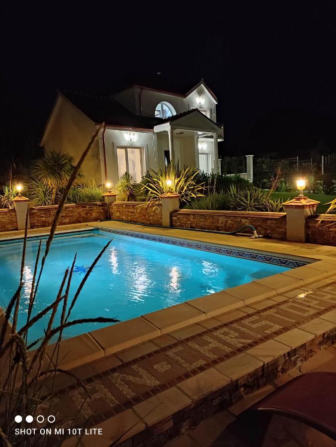 Villa Angelina Montevrain Exterior photo